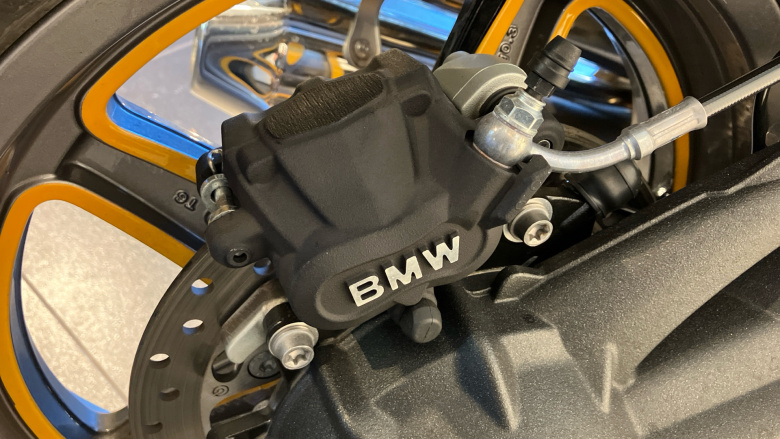 BMW R12 (24MY)